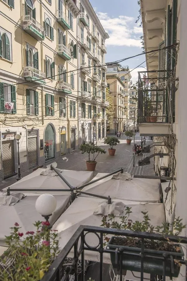 Bed & Breakfast Donna Luisa Bed and Breakfast Neapel Italien